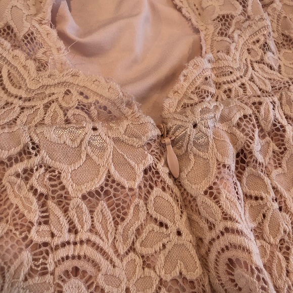 Bebe Lace Romper Lined Light Pink Long Sleeves Shorts Size XS - Picture 8 of 8